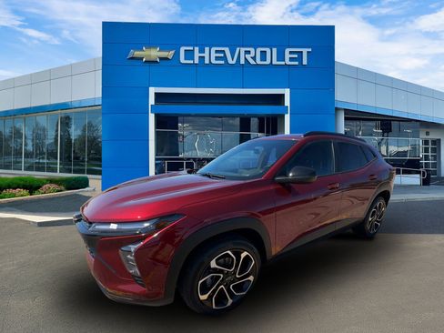 Certified 2024 Chevrolet Trax RS w/ Driver Confidence Package image 4