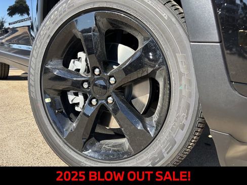 New 2025 Jeep Grand Cherokee L Altitude RWD image 7