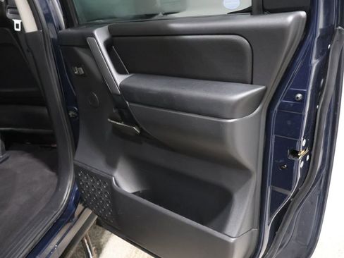 Used 2011 Nissan Titan SL w/ SL Technology Pkg image 21