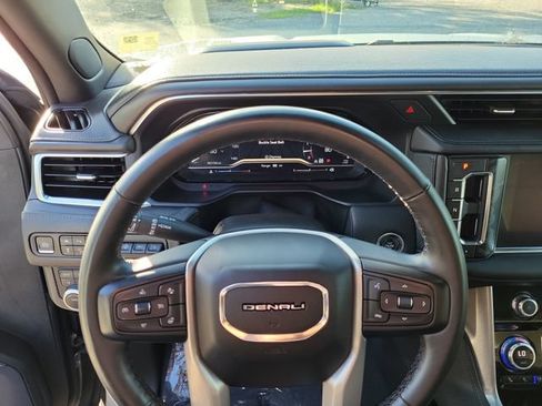 Used 2023 GMC Yukon Denali AWD/4WD image 26