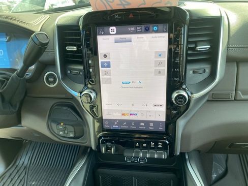 Used 2025 RAM 2500 Laramie image 15