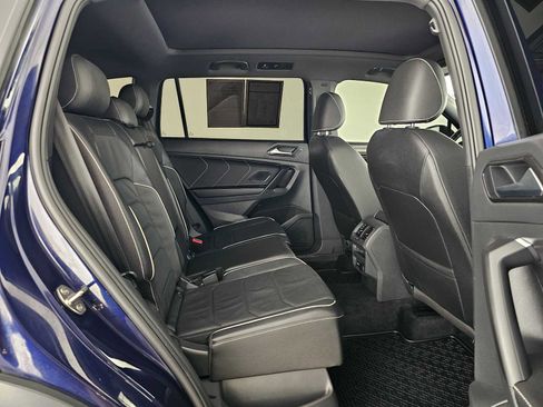 Used 2023 Volkswagen Tiguan SEL R-Line image 12