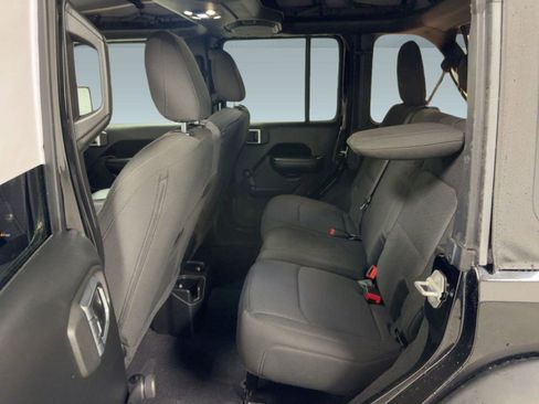 Used 2020 Jeep Wrangler Unlimited Sport image 14