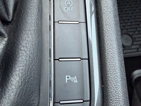 Used 2019 Volkswagen Tiguan SEL image 33