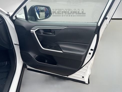 Used 2024 Toyota RAV4 LE FWD image 31