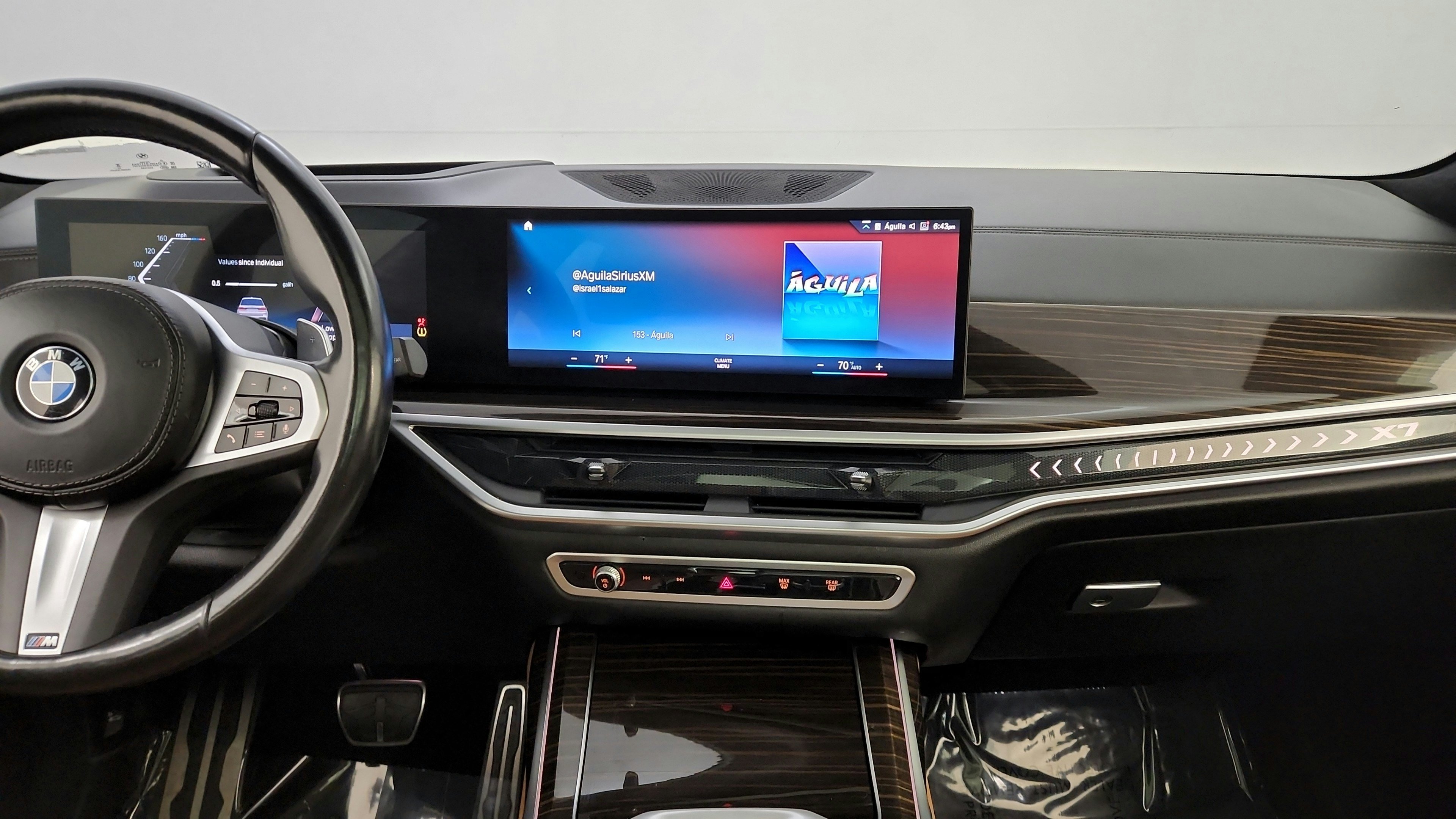 Used 2023 BMW X7 xDrive40i w/ M Sport Package AWD/4WD image 25