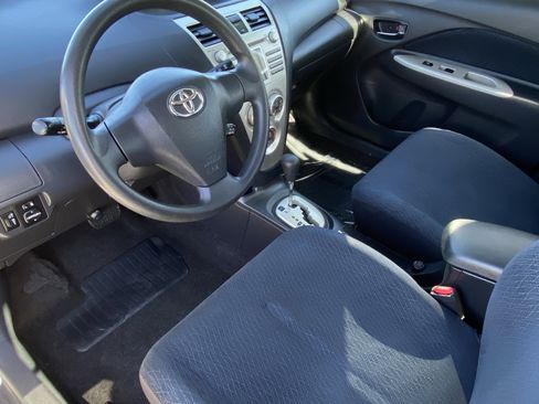 Used 2008 Toyota Yaris Base image 24