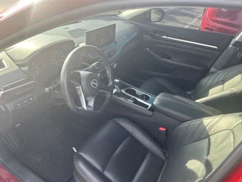 Used 2023 Nissan Altima 2.5 SR w/ SR Premium Package FWD image 16