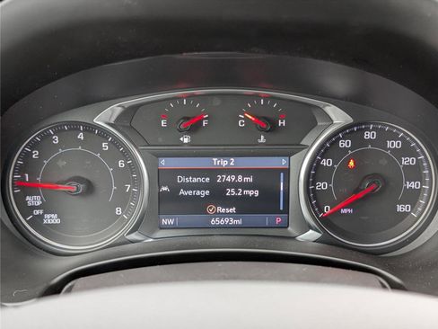 Used 2024 GMC Terrain SLT image 31