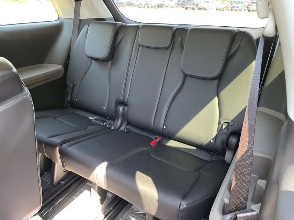 New 2027 Kia Carnival FWD image 13