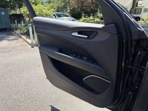 Used 2023 Alfa Romeo Stelvio Ti AWD/4WD image 19