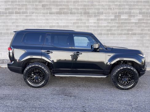 Used 2025 Lexus GX 550 image 3