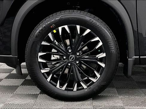 New 2026 Nissan Rogue SV AWD/4WD image 12