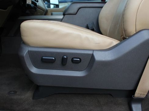 Used 2015 Ford F250 Lariat w/ Lariat Interior Package AWD/4WD image 13