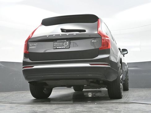 Used 2023 Volvo XC90 B6 Plus image 25
