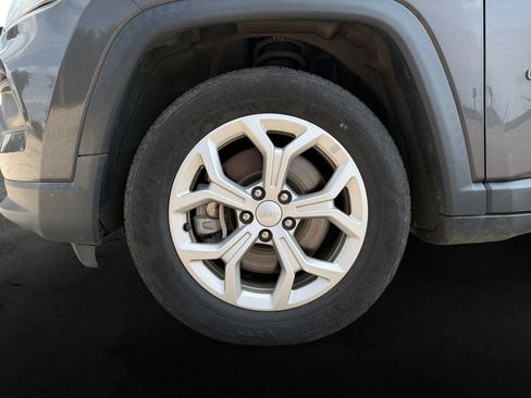 Used 2024 Jeep Compass Latitude AWD/4WD image 11
