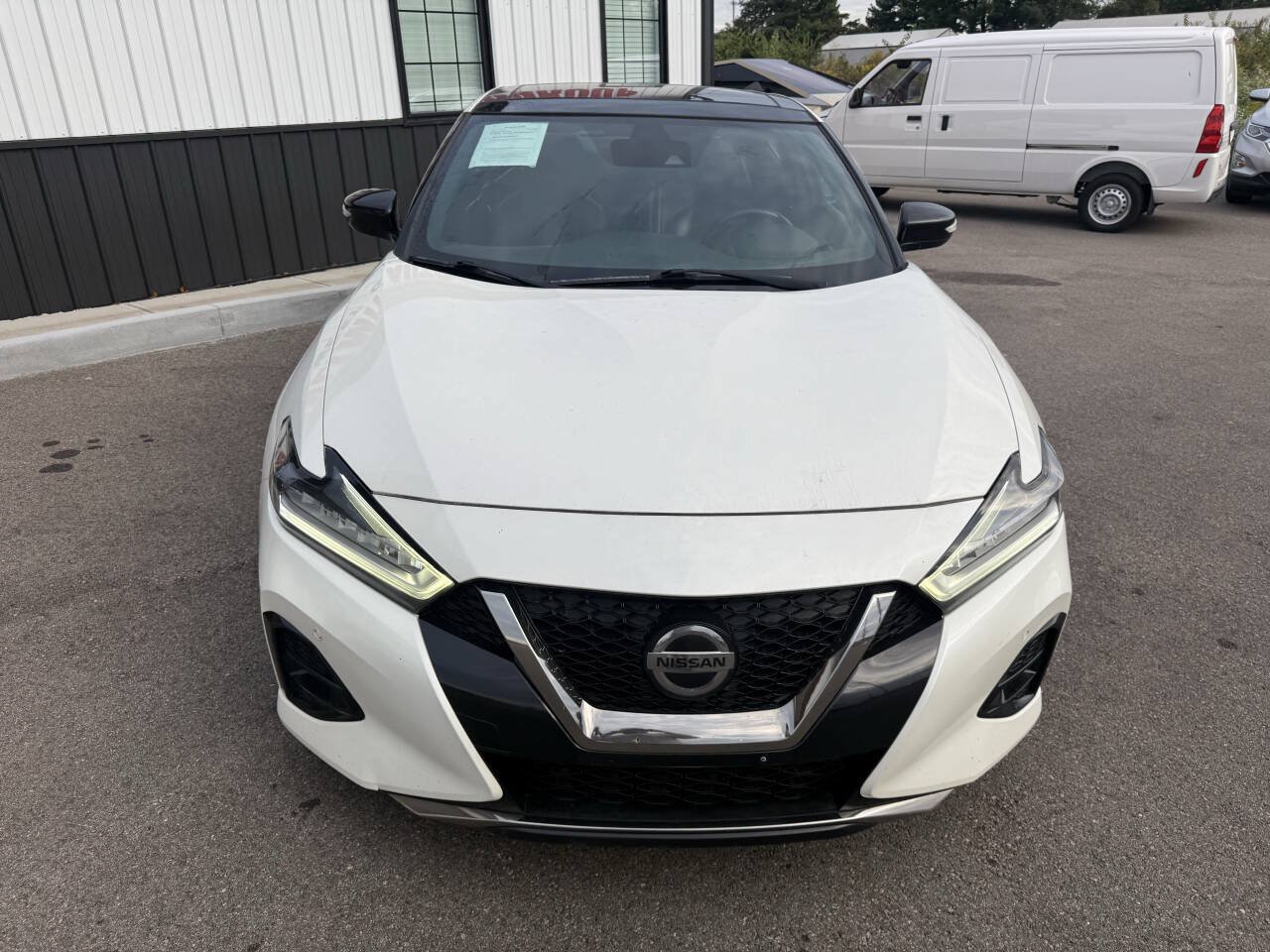 Used 2019 Nissan Maxima SR FWD image 2