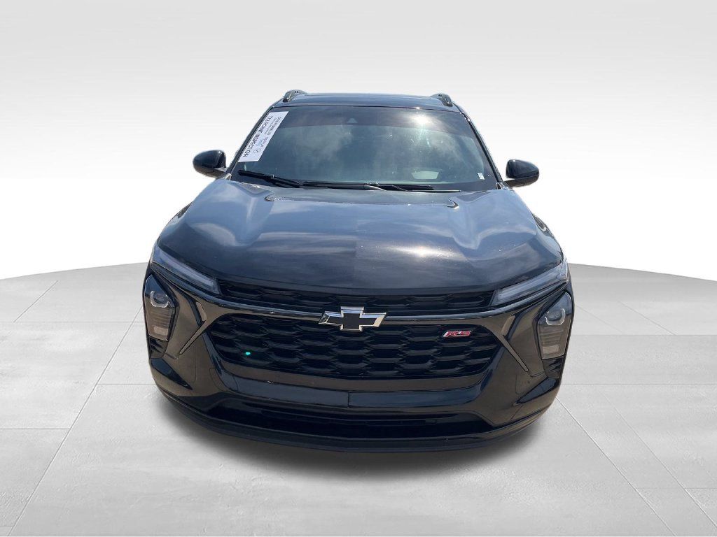 Used 2024 Chevrolet Trax RS w/ Sunroof Package FWD image 8