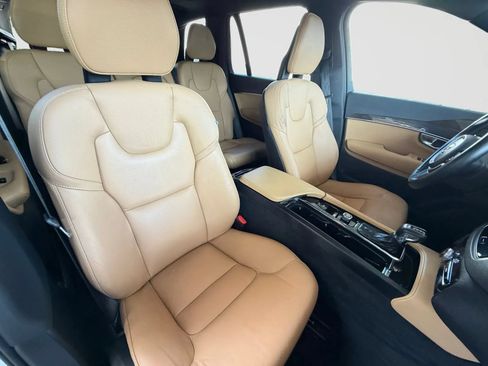 Used 2018 Volvo XC90 T6 Momentum w/ Convenience Package AWD/4WD image 23