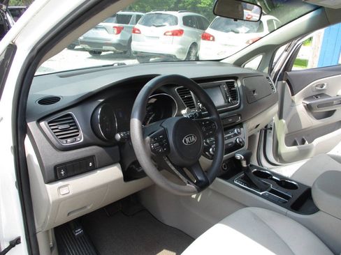 Used 2020 Kia Sedona LX FWD image 21