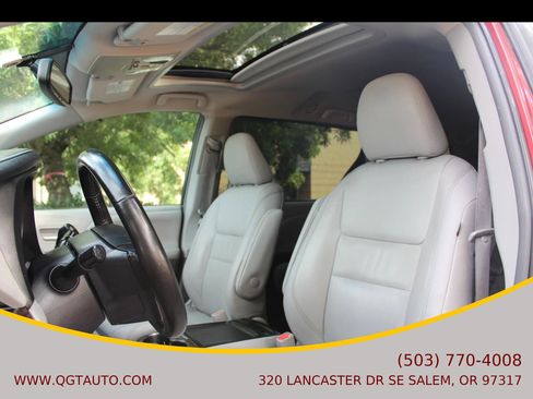 Used 2016 Toyota Sienna Limited image 13