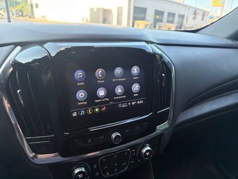 Used 2023 Chevrolet Traverse LT FWD image 17
