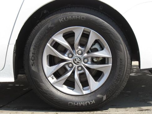 Used 2023 Toyota Sienna XLE w/ XLE Plus Package AWD/4WD image 44