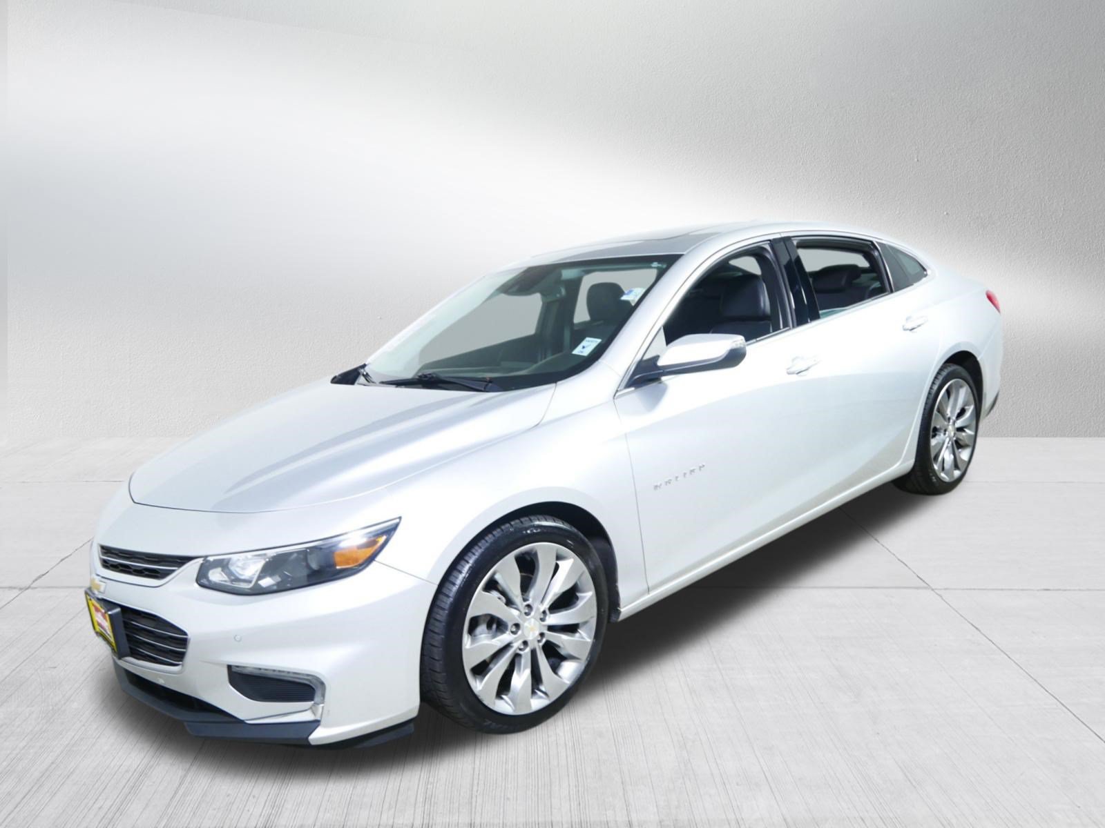 Used 2016 Chevrolet Malibu Premier w/ Driver Confidence Package FWD image 3