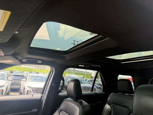 Used 2019 Ford Explorer Limited w/ Ford Safe & Smart Package AWD/4WD image 38
