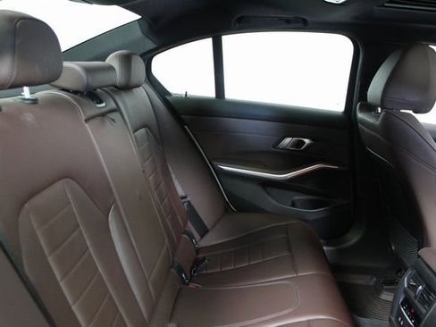 Used 2020 BMW 330i xDrive 330i xDrive image 10