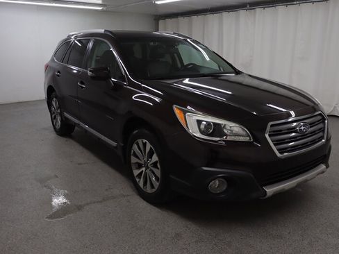 Used 2017 Subaru Outback 3.6R Touring AWD/4WD image 1