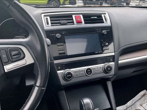 Used 2017 Subaru Outback 2.5i Limited w/ Popular Package #5 image 6