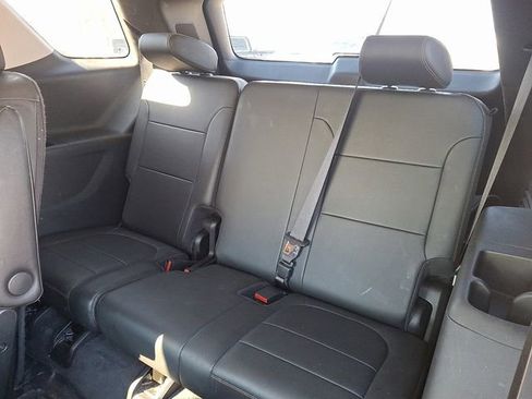 Used 2021 Chevrolet Traverse RS image 11