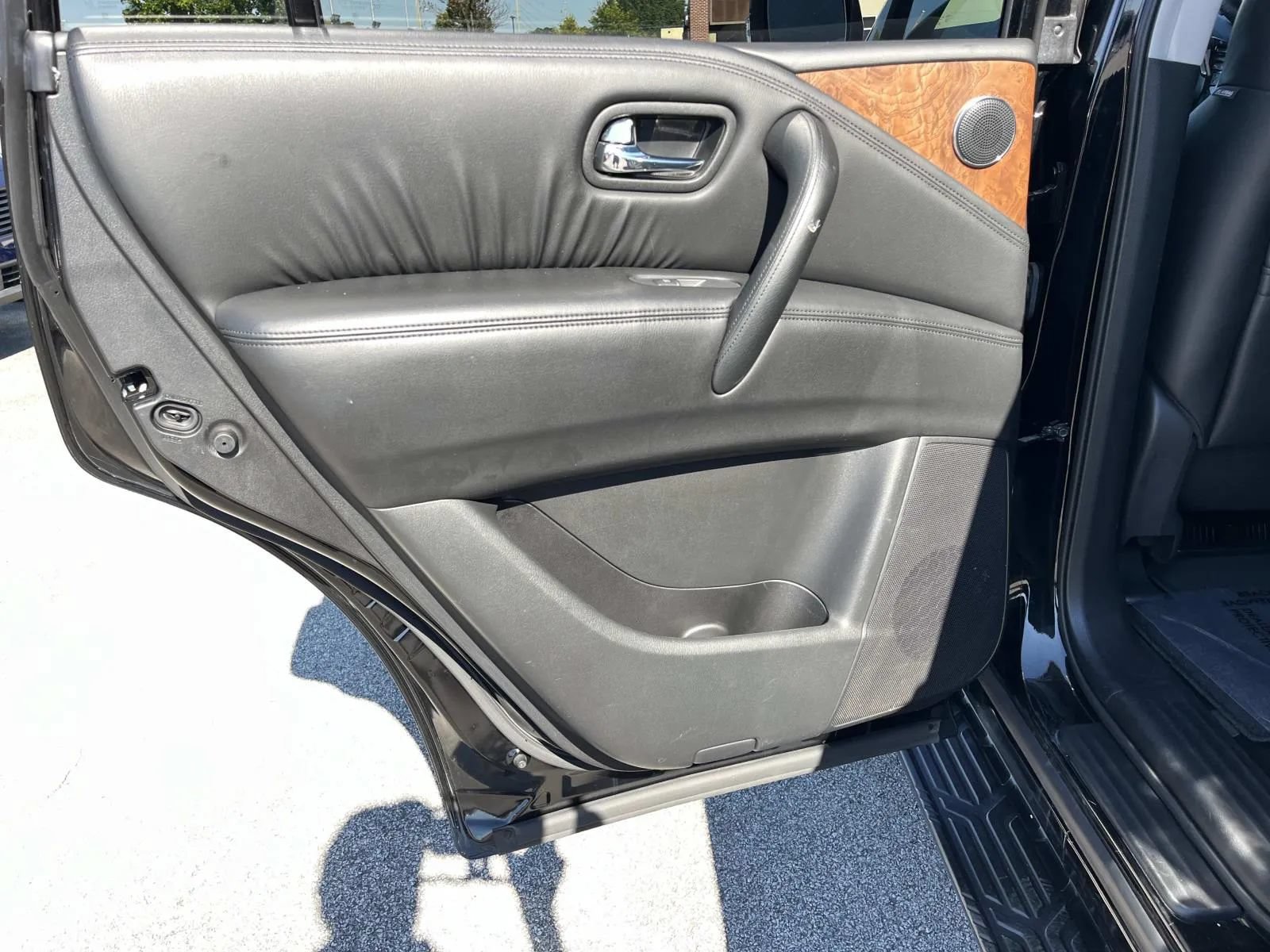 Used 2024 Nissan Armada SL w/ Captain's Chairs Package AWD/4WD image 20