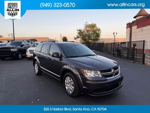 Used 2017 Dodge Journey SE w/ Flexible Seating Group FWD image 3