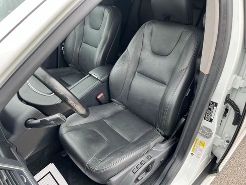 Used 2016 Volvo XC60 T5 Premier image 12