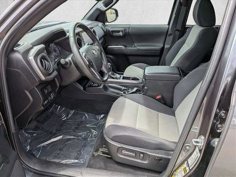 Used 2022 Toyota Tacoma TRD Sport w/ Technology Package RWD image 16