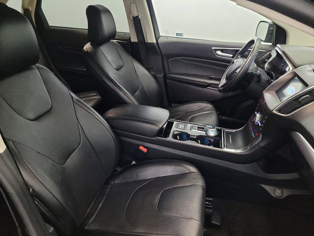 Used 2020 Ford Edge Titanium w/ Equipment Group 301A AWD/4WD image 21