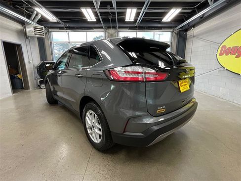 Used 2022 Ford Edge SEL w/ Cargo Accessory Package AWD/4WD image 3