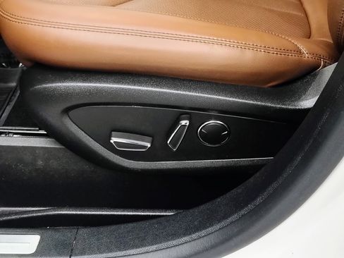 Used 2022 Lincoln Nautilus Reserve AWD/4WD image 27