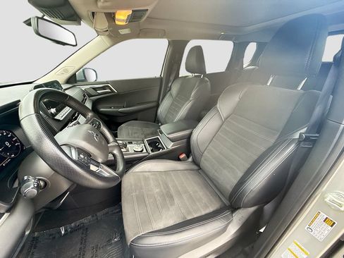 Used 2024 Mitsubishi Outlander SE FWD image 20