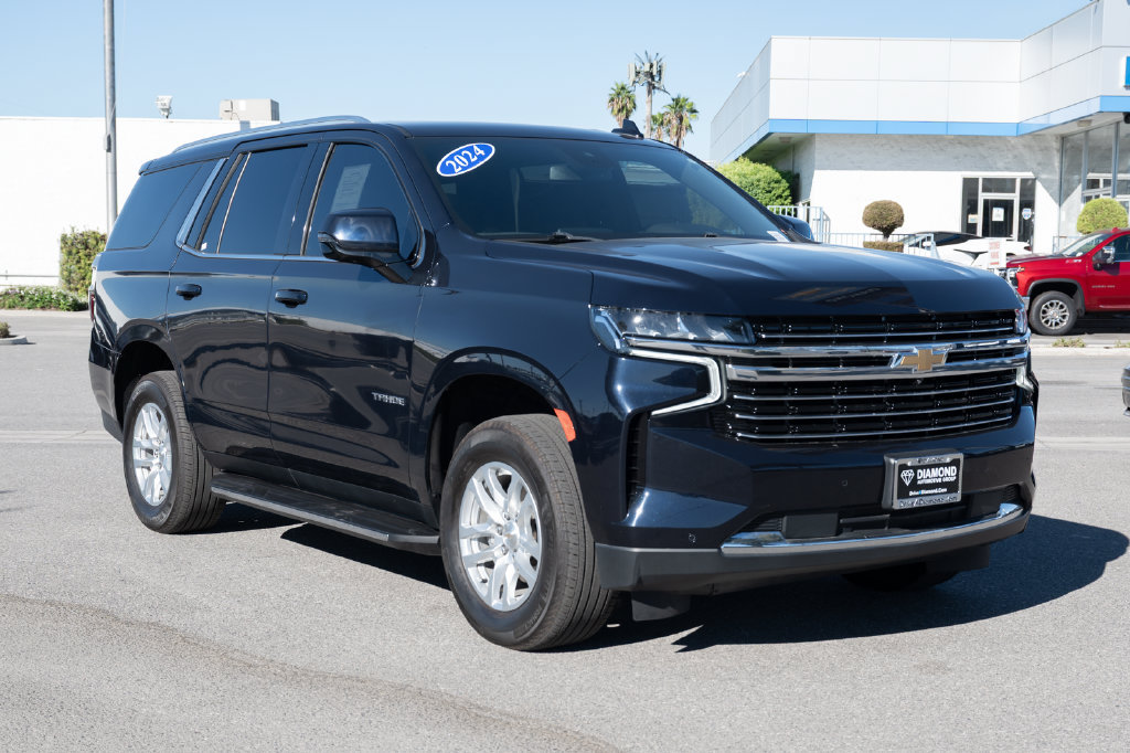 Used 2024 Chevrolet Tahoe LT w/ Luxury Package AWD/4WD image 1