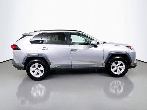 Used 2019 Toyota RAV4 XLE image 3