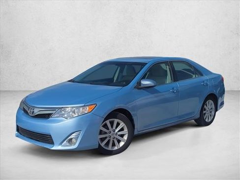 Used 2014 Toyota Camry XLE image 1