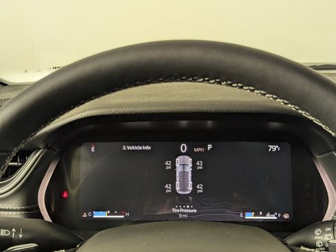 New 2025 Jeep Grand Cherokee Altitude image 21