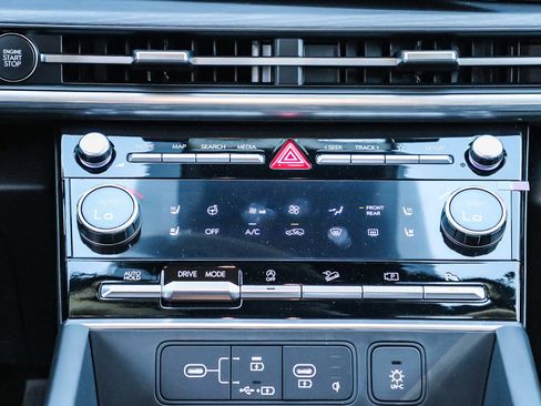 New 2025 Hyundai Santa Fe Limited image 17