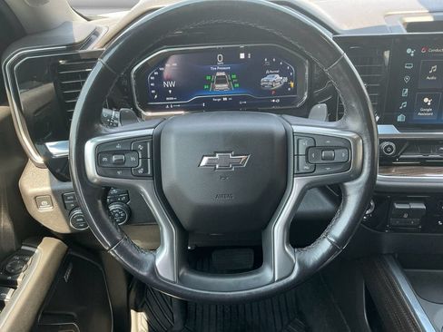 Used 2022 Chevrolet Silverado 1500 RST AWD/4WD image 12