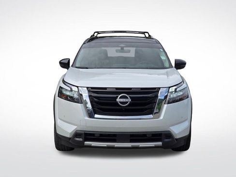 Used 2025 Nissan Pathfinder Platinum AWD/4WD image 12