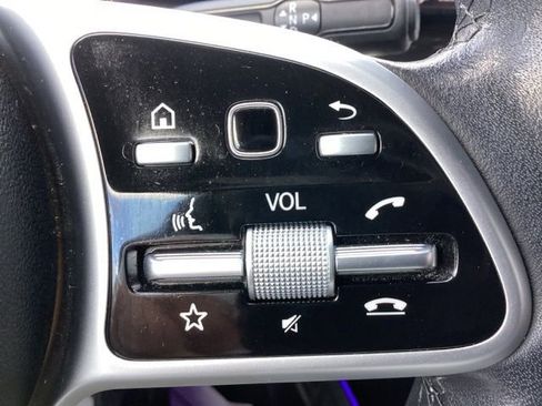 Used 2021 Mercedes-Benz GLB 250 4MATIC image 17