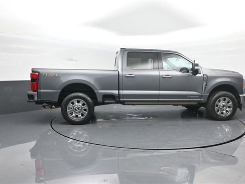Used 2023 Ford F350 Lariat w/ Tow Technology Package image 8